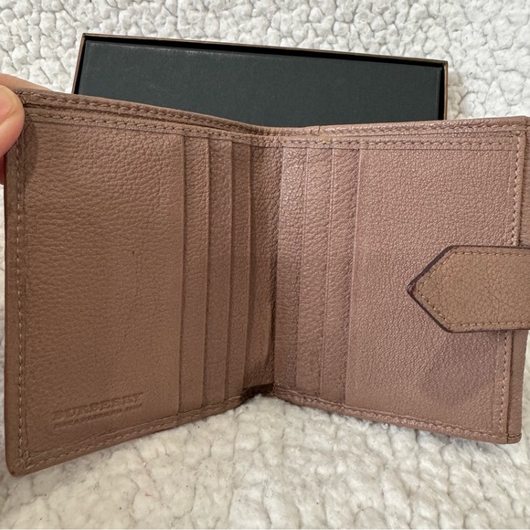 Vintage Burberry Compact Wallet - Picture 5 of 8